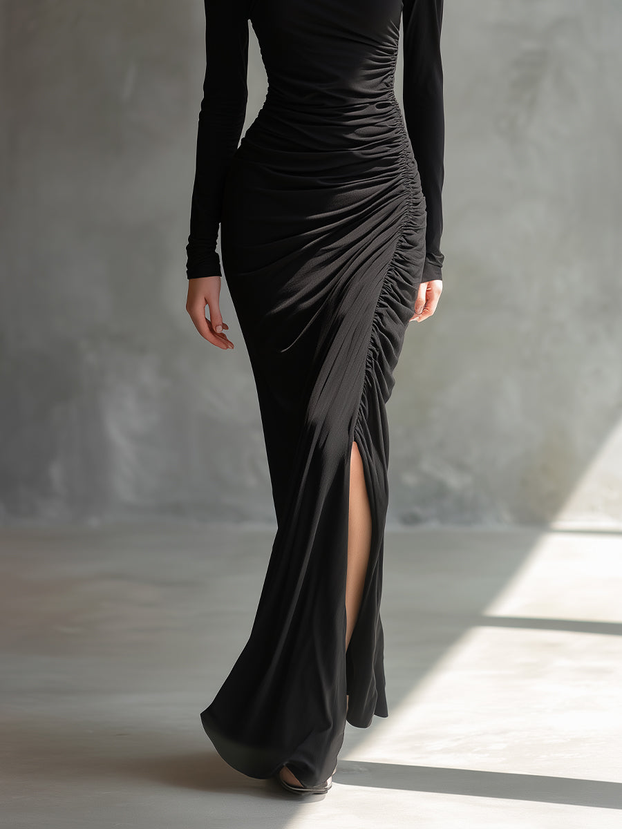 Vestido largo maxi de mujer negro, elegante, de punto, con hombros descubiertos y fruncido con abertura