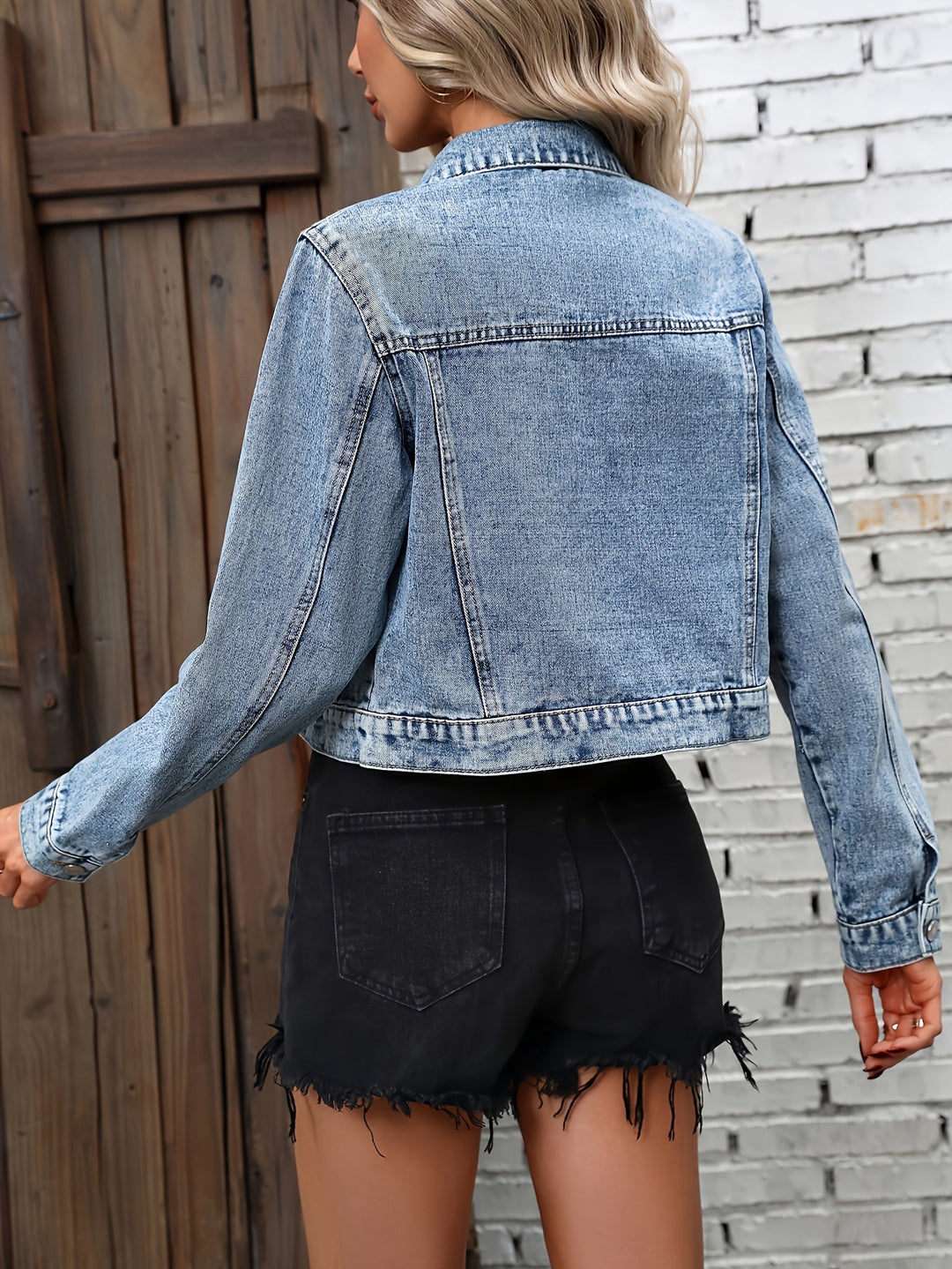 Effortless Medium Blue Jean Jacket for Women with Collar Long Sleeve Cropped Button Front Casual Style