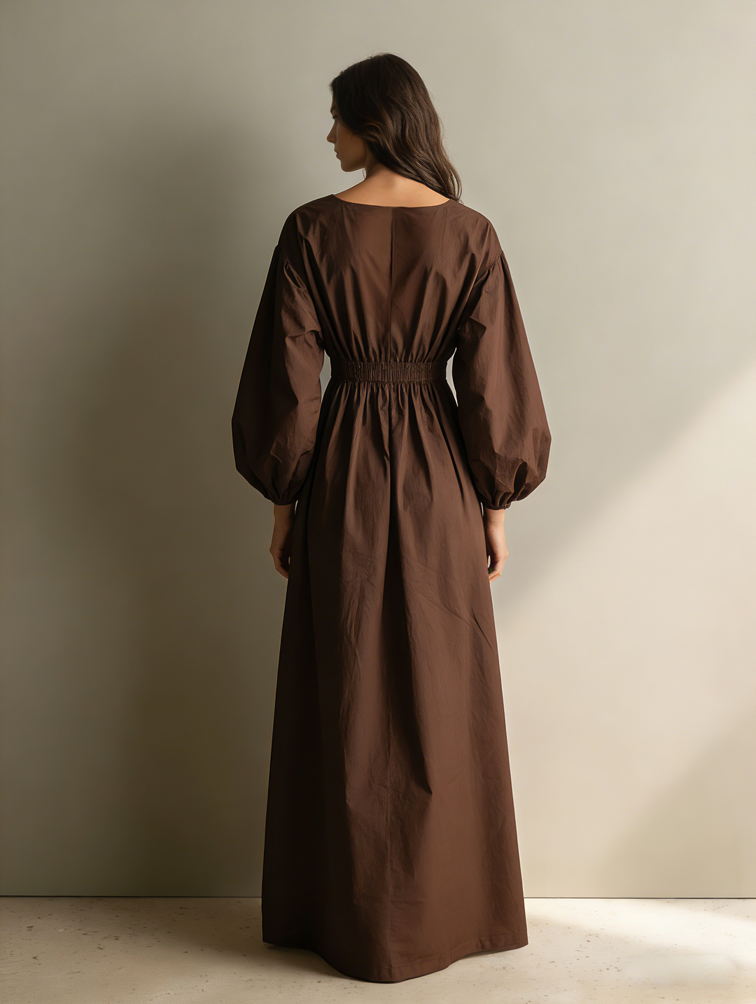 Maxivestido informal de mujer con cuello de pico, manga larga, cintura elástica, de algodón y lino, color marrón