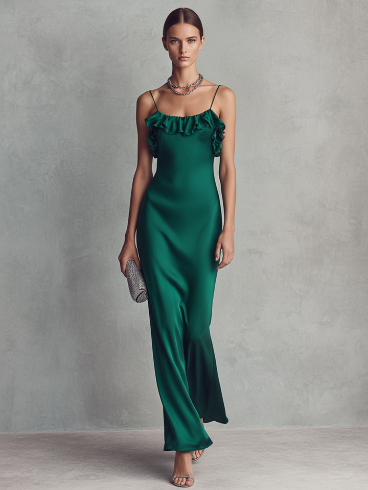 Vestido Maxi Feminino Verde Esmeralda em Cetim Stretch com Babado na Gola e Alças Finas