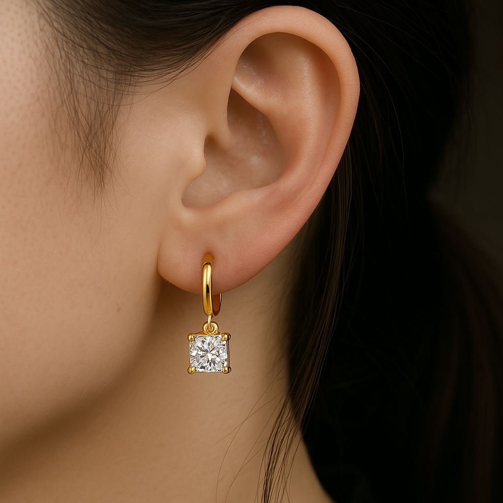 Boucles d'oreilles pendantes carrées Aurora | Or