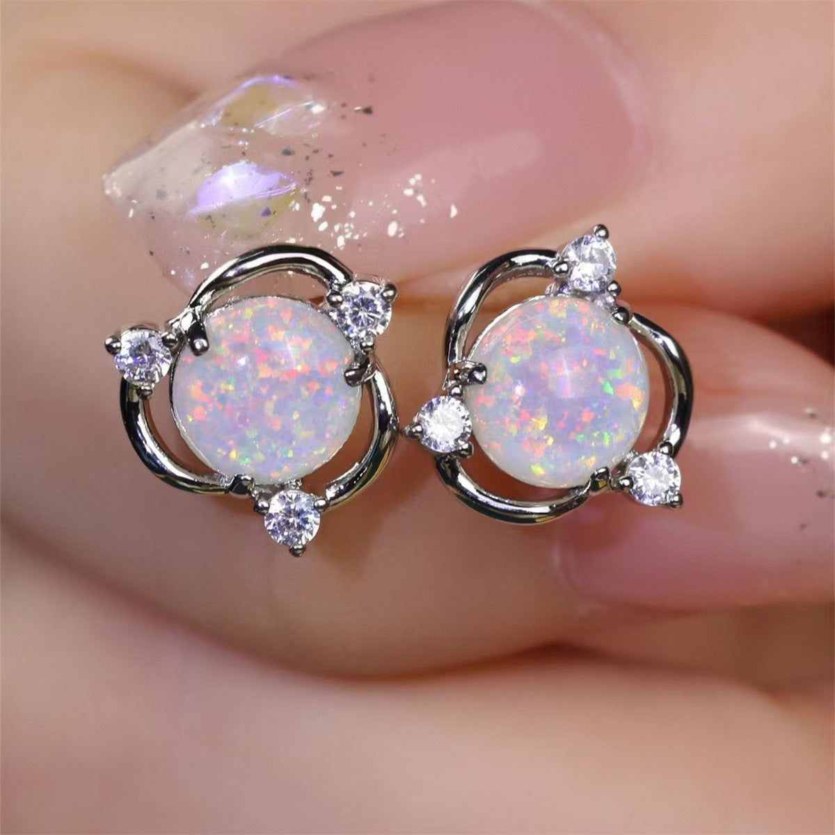 Opal Trio Steckerohrringe | Weißgold