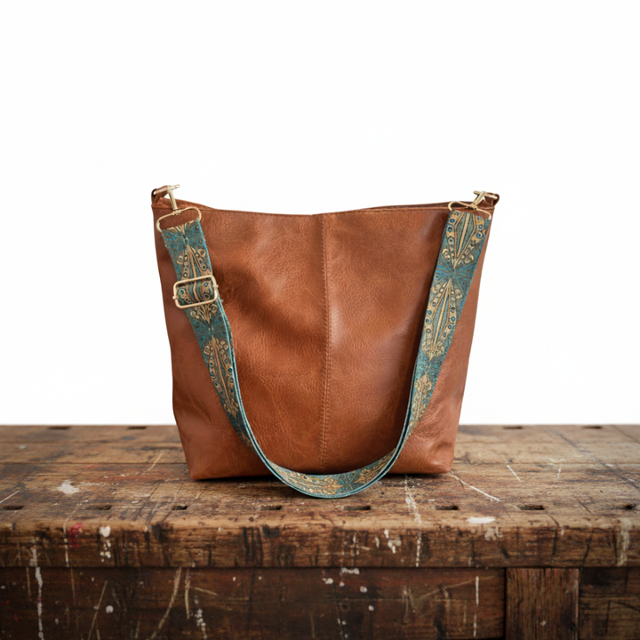 Vintage leather shoulder bag for women