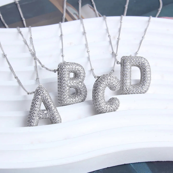 Juego de collar con inicial de letra burbuja | Oro blanco
