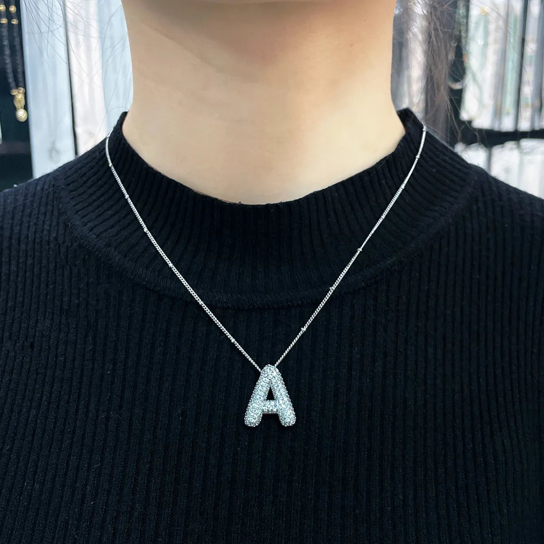 Juego de collar con inicial de letra burbuja | Oro blanco