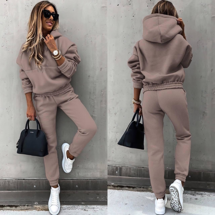 Effortless Fleece Hoodie Two Piece Set for Women with Drawstring Hood Kangaroo Pocket Relaxed Jogger Casual Style