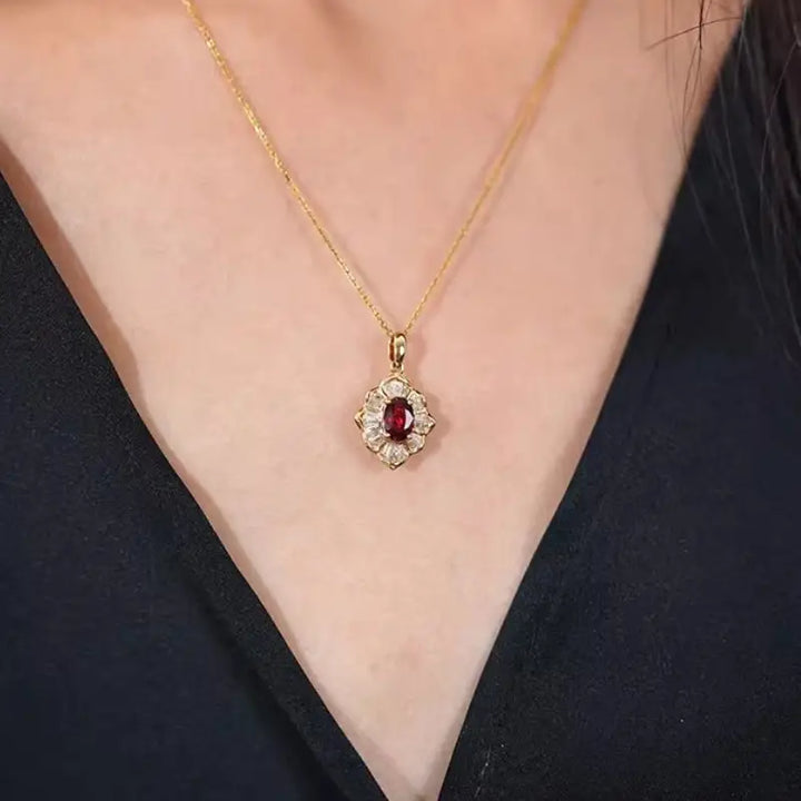 Náhrdelník Kavella Solcrimson | zlato
