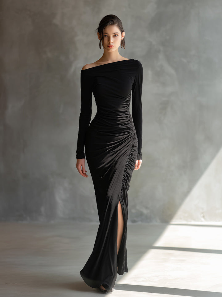 Vestido largo maxi de mujer negro, elegante, de punto, con hombros descubiertos y fruncido con abertura