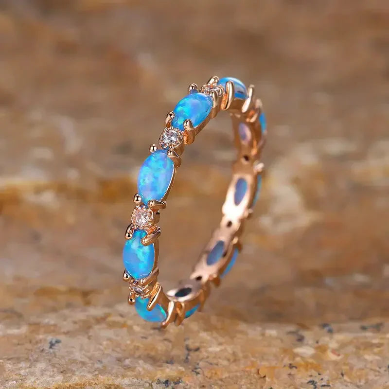 Eleganter Blauer Opal Ring | Gold