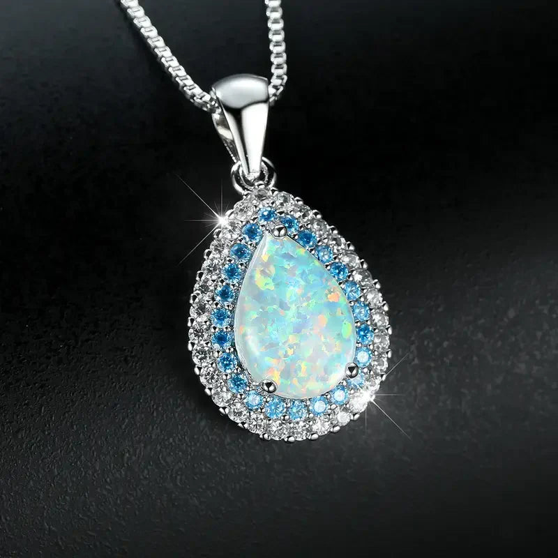 Elegante Blaue Opal Tropfen Funkelnde Halskette | Weißgold